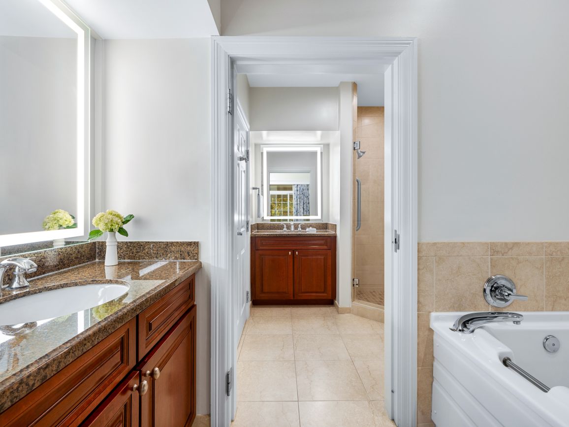 Primary Bathroom (1-Bedroom Villa)